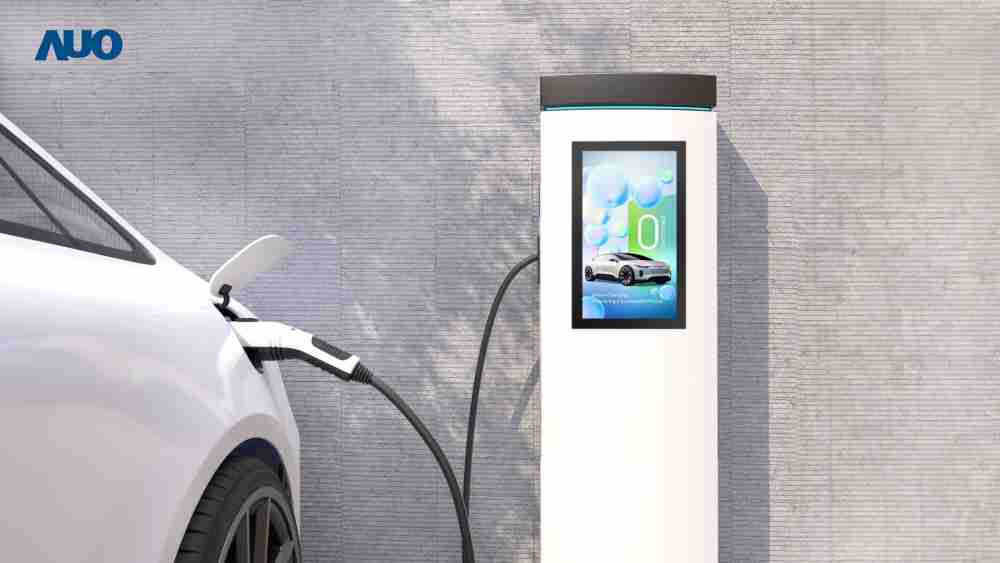 友達〝EVSE車用充電樁解決方案〞專為電動汽車充電樁設計，，具有高亮度、、、、克服戶外艱難環境的耐溫、、耐紫外線等特性，，，，並搭載散熱性及擴充性強的高效能工業電腦，，，可實現人機互動訴求，，，如資訊顯示、、支付等應用