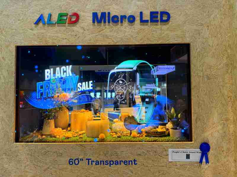 彩运网60吋高透明度Micro LED显示器获”最佳Micro LED技术应用奖”，，将Micro LED面板透明化之设计特性极致发挥，，，，以可扩展性无缝拼接技术打造，，，具备600 nits全画面亮度、、、大于60%穿透率及超过NTSC 110%的优异广色域表现，，可依需求灵活应用于各种场域