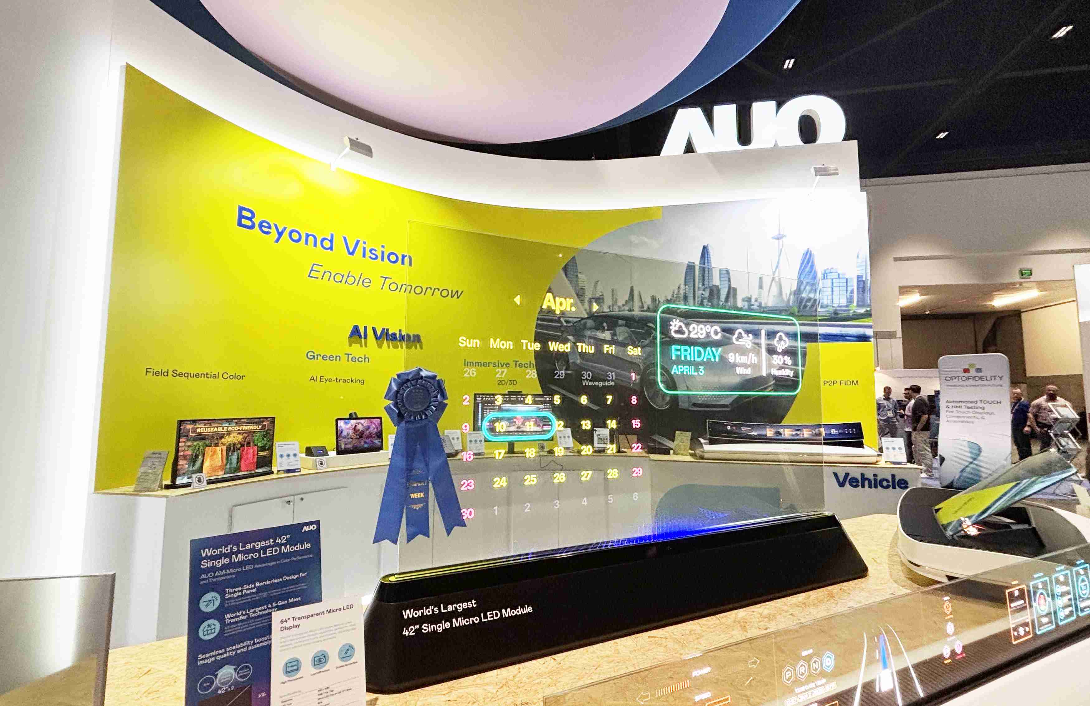 彩运网64吋透明Micro LED显示器获〝最佳Micro LED技术应用奖〞，，其绝妙的透明穿透特性，，，，同时具备1,000 nits的高亮度表现，，，并透过精细的无缝拼接延伸，，，可依需求灵活应用于多元场域，，，展现出Micro LED显示技术划时空的无限潜力